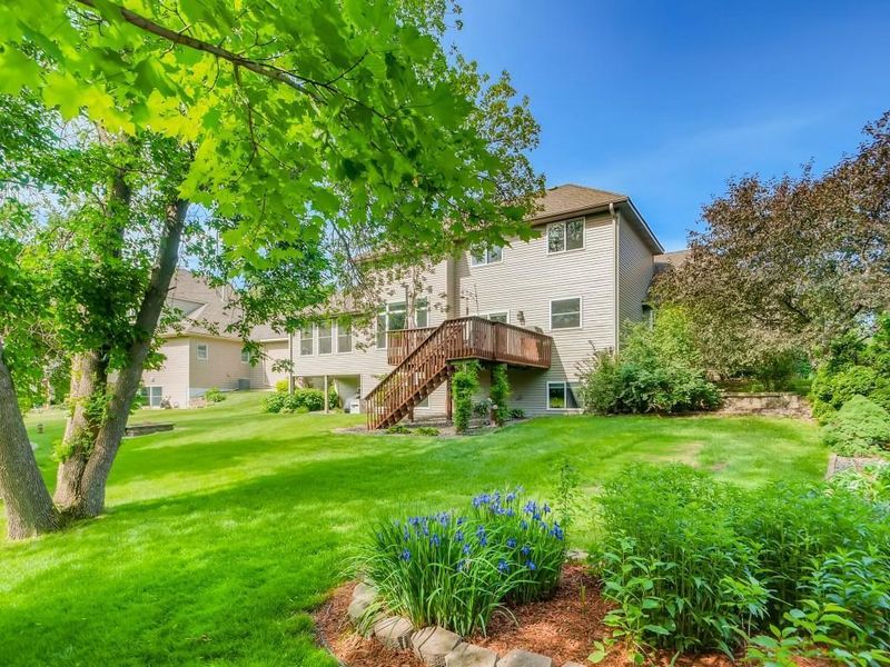 6770 Clearwater Creek Dr, Lino Lakes, MN 55038