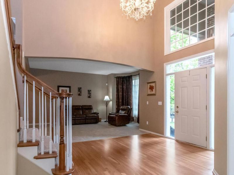 26975 Marsh Pointe Ct, Excelsior, MN 55331