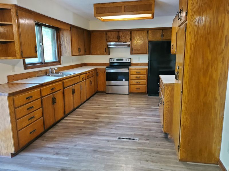 7901 81st Ave N, Brooklyn Park, MN 55445