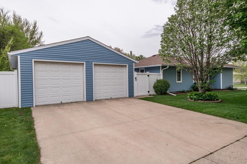 1320 6th Ave NE, Rochester, MN 55906