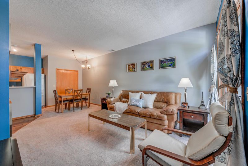 2661 Mallard Dr, Woodbury, MN 55125