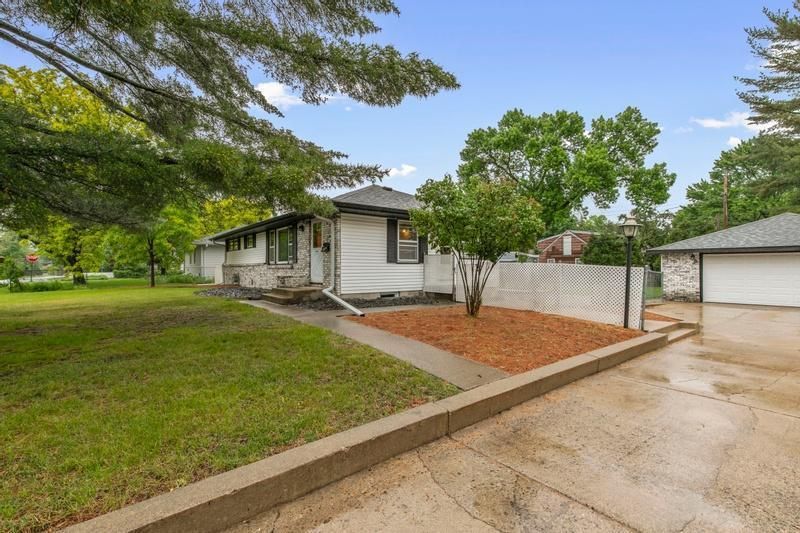 10215 Pleasant Ave S, Bloomington, MN 55420
