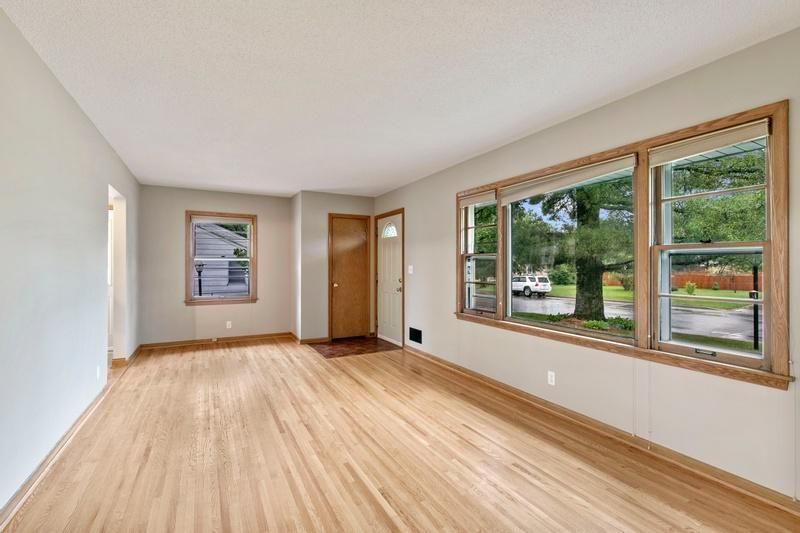 10215 Pleasant Ave S, Bloomington, MN 55420