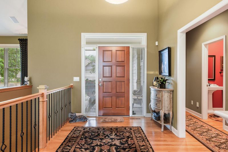 4 White Pine Rd, North Oaks, MN 55127