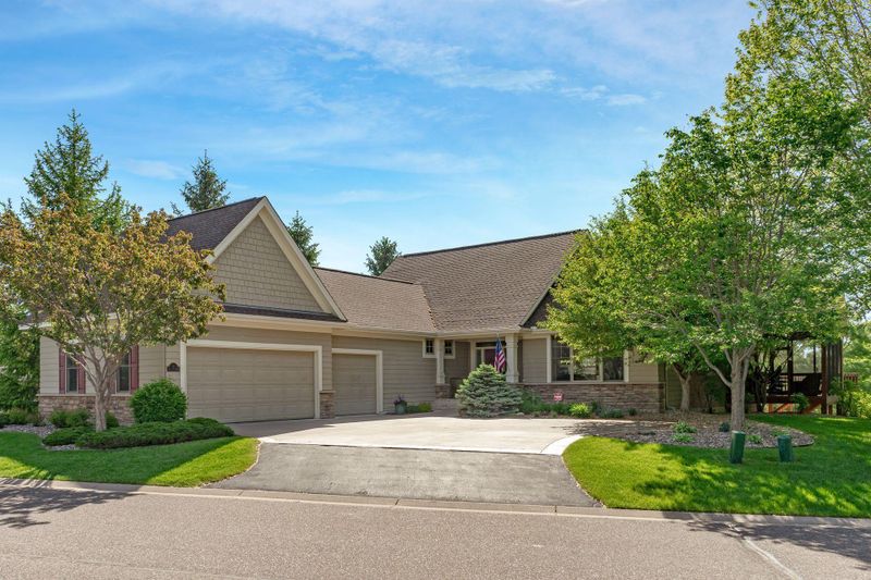 4 White Pine Rd, North Oaks, MN 55127