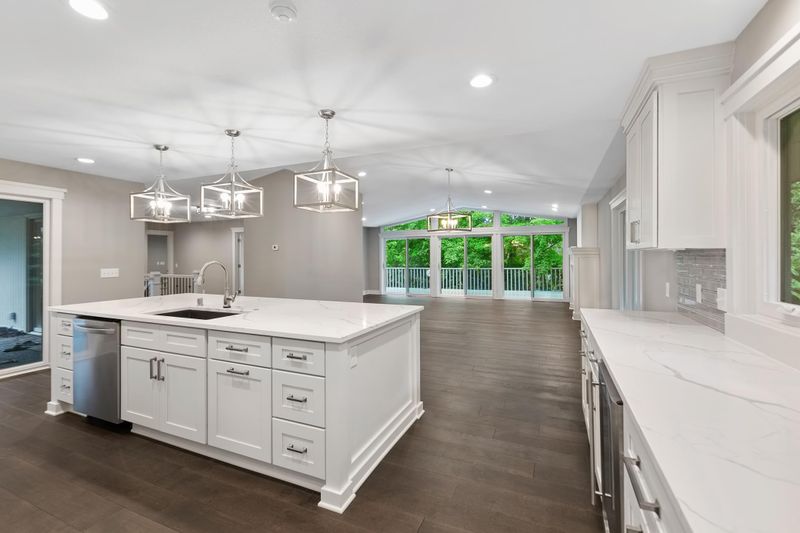 4735 Bayswater Rd, Excelsior, MN 55331