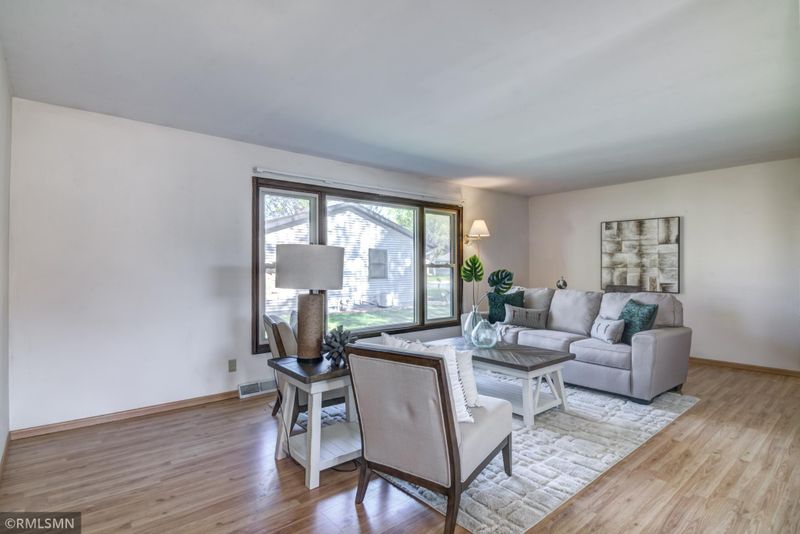 404 W 10th St W, Altoona, WI 54720