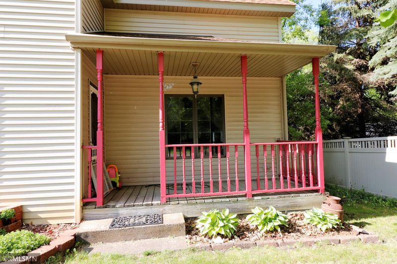 910 E 205th St, Jordan, MN 55352