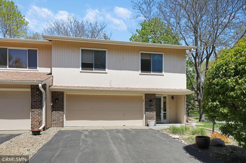 9332 Nesbitt Rd, Bloomington, MN 55437
