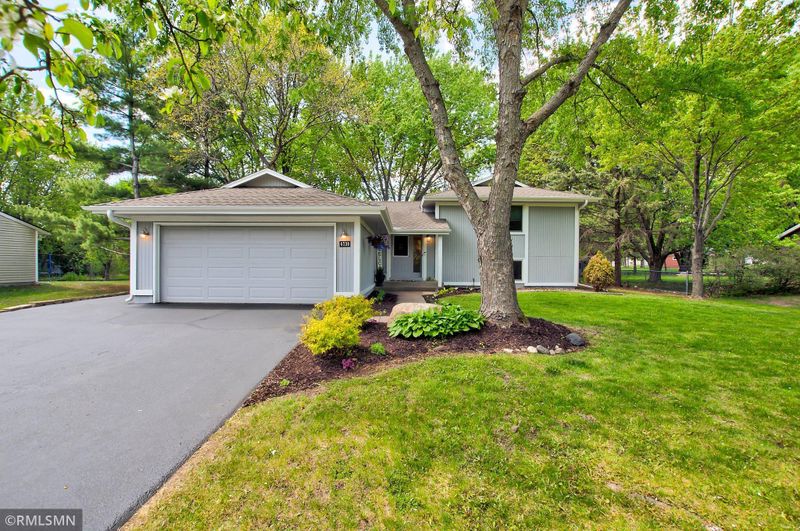 6730 Duck Lake Rd, Eden Prairie, MN 55346