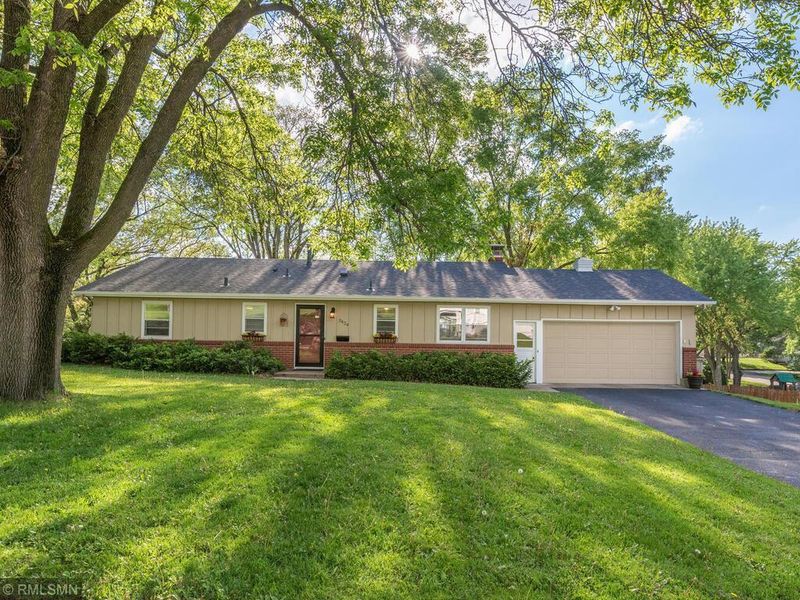 3424 Robinwood Spur, Minnetonka, MN 55305