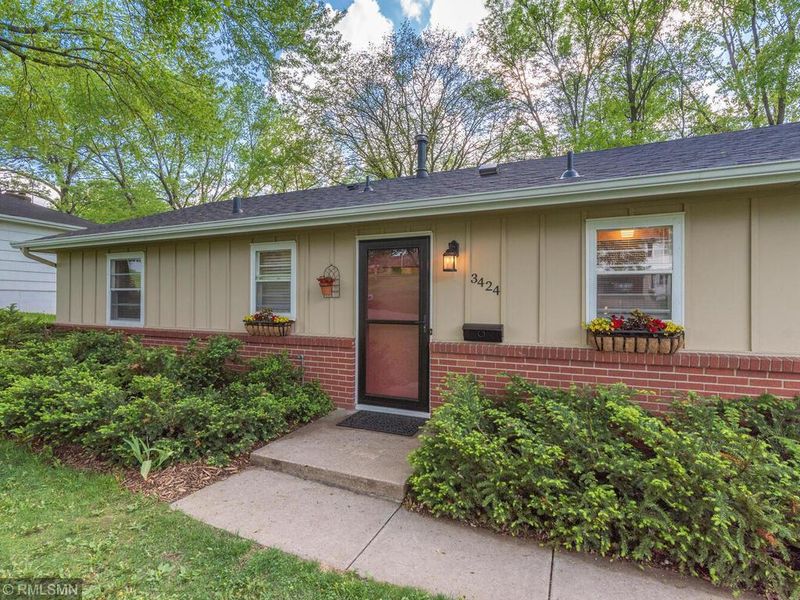 3424 Robinwood Spur, Minnetonka, MN 55305
