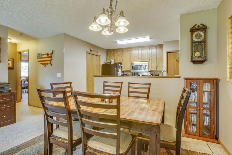 8622 S Maplebrook Cir, Brooklyn Park, MN 55445