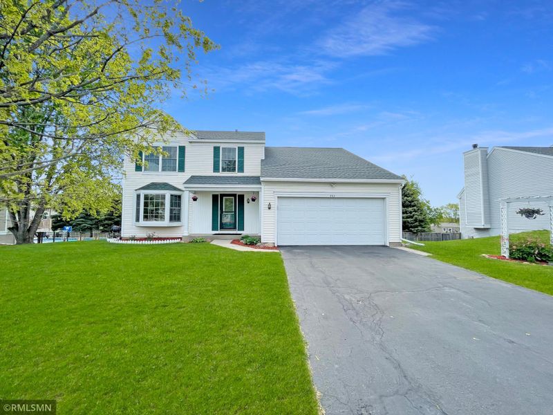 443 Crestview Dr S, Maplewood, MN 55119