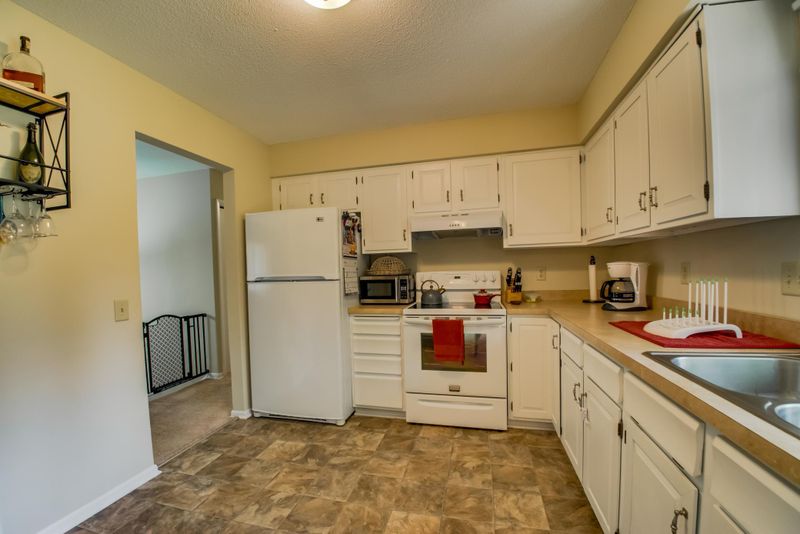 2017 E 123rd St, Burnsville, MN 55337