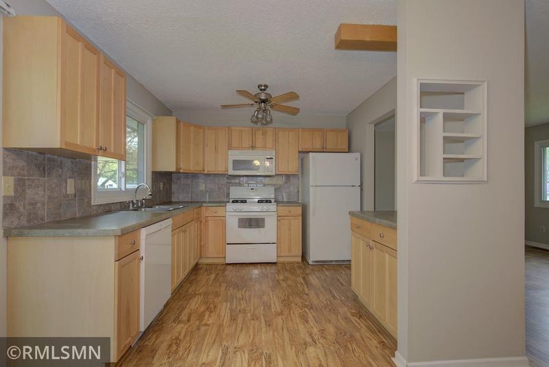 2103 Cliffhill Ln, Eagan, MN 55122