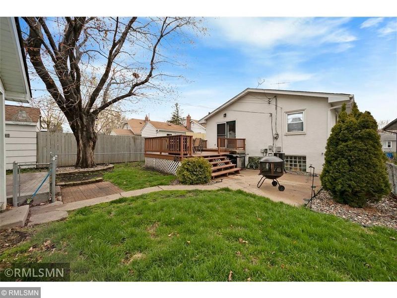 543 15th Ave N, South Saint Paul, MN 55075
