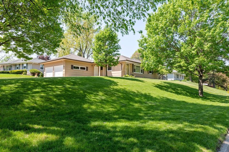 3601 W 88th St, Bloomington, MN 55431