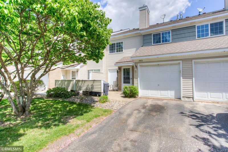 1972 Glenfield Ct, Eagan, MN 55122