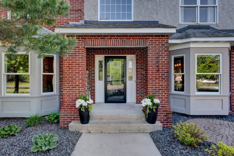 10049 Raleigh Ct, Woodbury, MN 55129