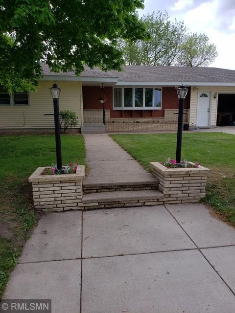422 York St N, Cannon Falls, MN 55009