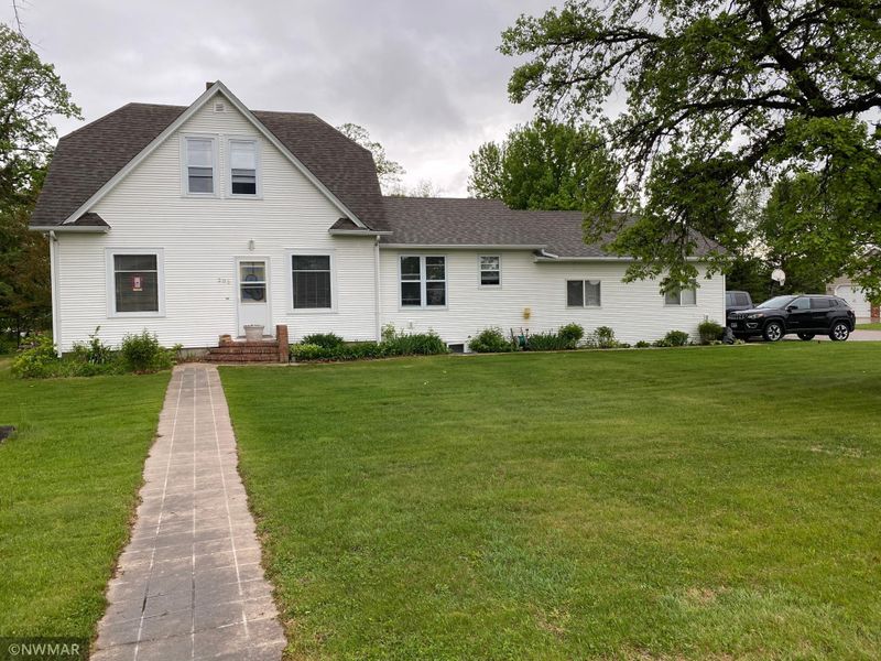 203 2nd St SW, Newfolden, MN 56738