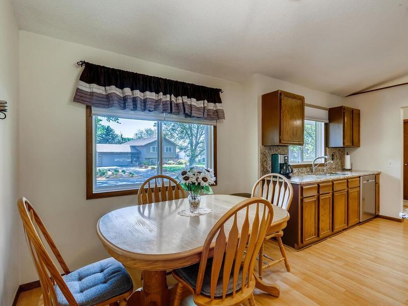 14318 Park Ave, Burnsville, MN 55337