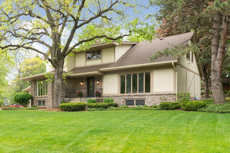 7100 Shannon Dr, Edina, MN 55439