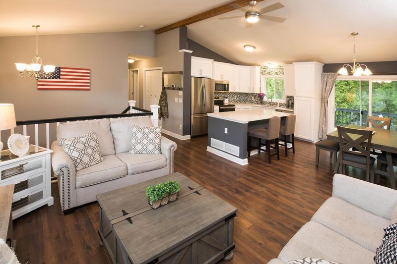 707 10th St S, Delano, MN 55328