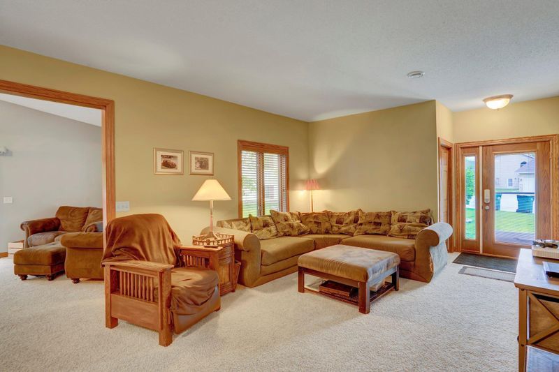 504 W Welco Dr, Montgomery, MN 56069