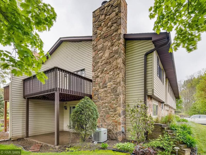 810 Martha Lake Ct, Shoreview, MN 55126