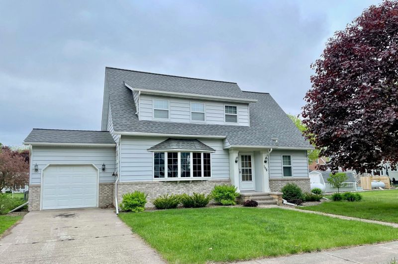108 White St N, Comfrey, MN 56019