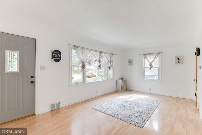 1210 Conway St, Saint Paul, MN 55106
