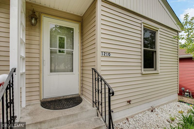 1210 Conway St, Saint Paul, MN 55106