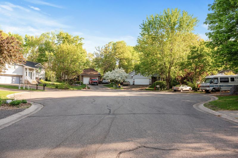 237 8th St NW, Elk River, MN 55330