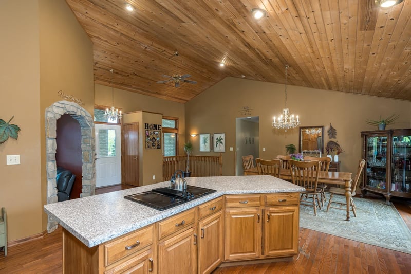 301 Caribou Trl, Good Thunder, MN 56037