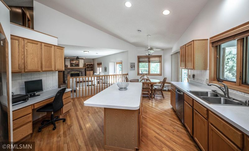 4407 Fox Hunt Ct NE, Prior Lake, MN 55372