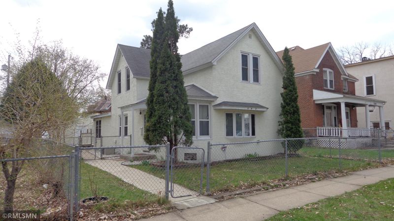 564 Charles Ave, Saint Paul, MN 55103