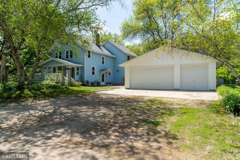 8513 330th St W, Northfield, MN 55057