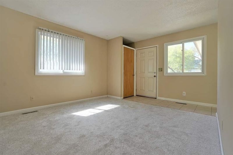 364 Hawthorne Ave E, Saint Paul, MN 55101