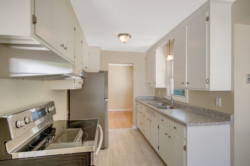 5131 Winchester Ln, Brooklyn Center, MN 55429