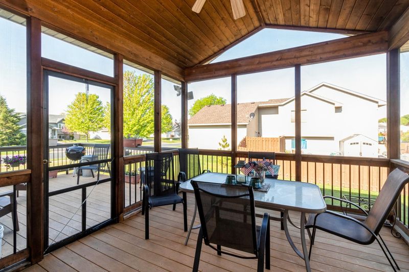 389 4th St SW, Delano, MN 55328