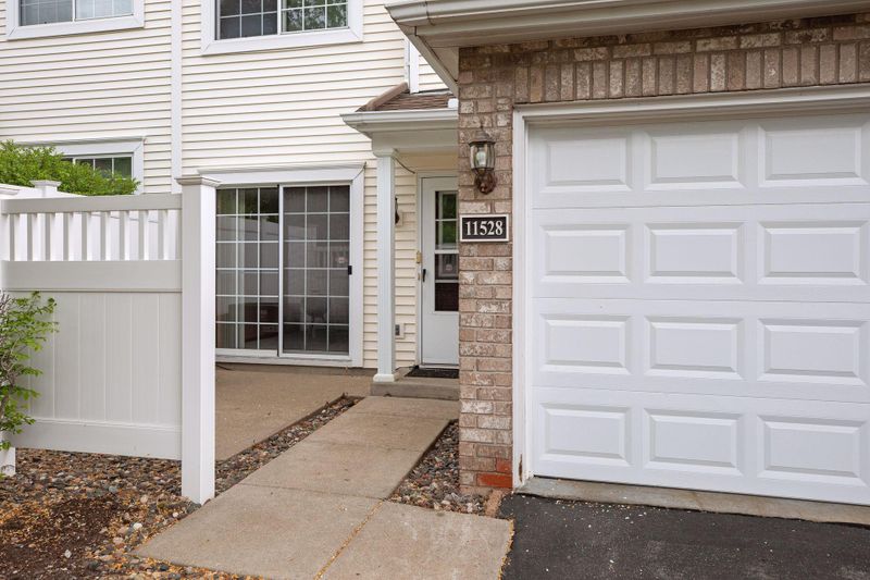 11528 Elmwood Ave N, Champlin, MN 55316