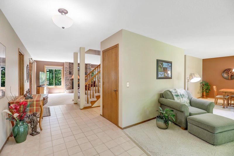 14816 Interlachen Ln, Burnsville, MN 55306