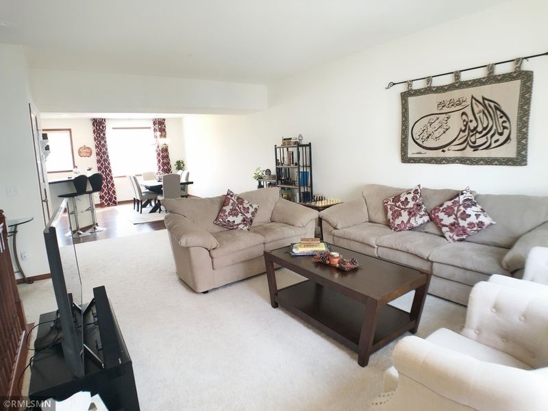 9570 Jefferson Dr #2, Chanhassen, MN 55317