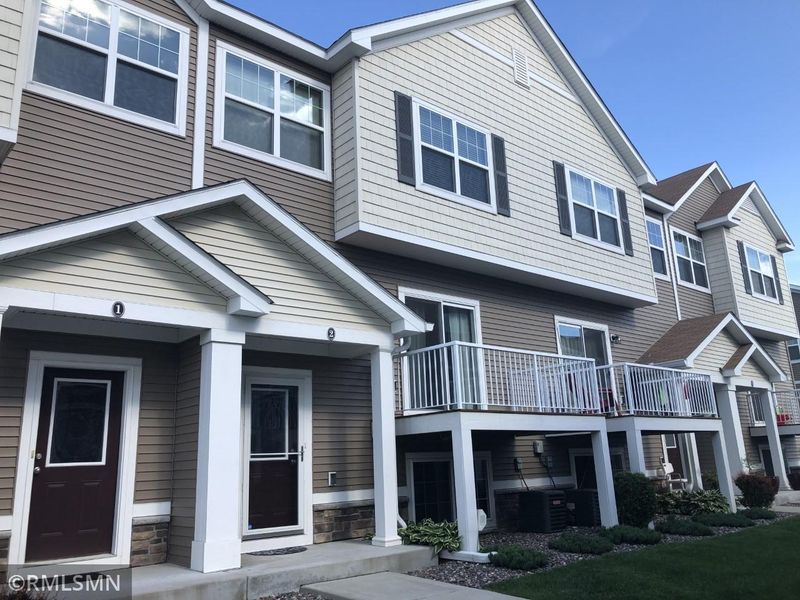 9570 Jefferson Dr #2, Chanhassen, MN 55317