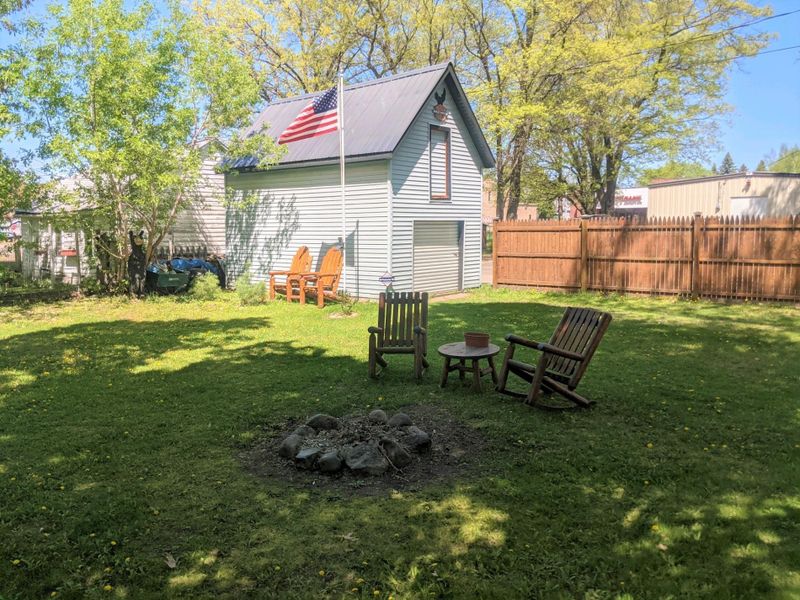 25 1st St SE, Crosby, MN 56441