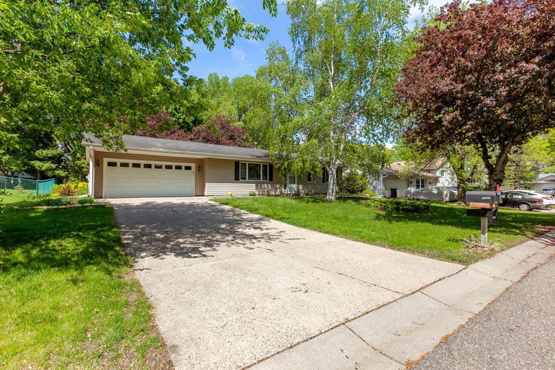 12825 Eveleth Ave, Apple Valley, MN 55124