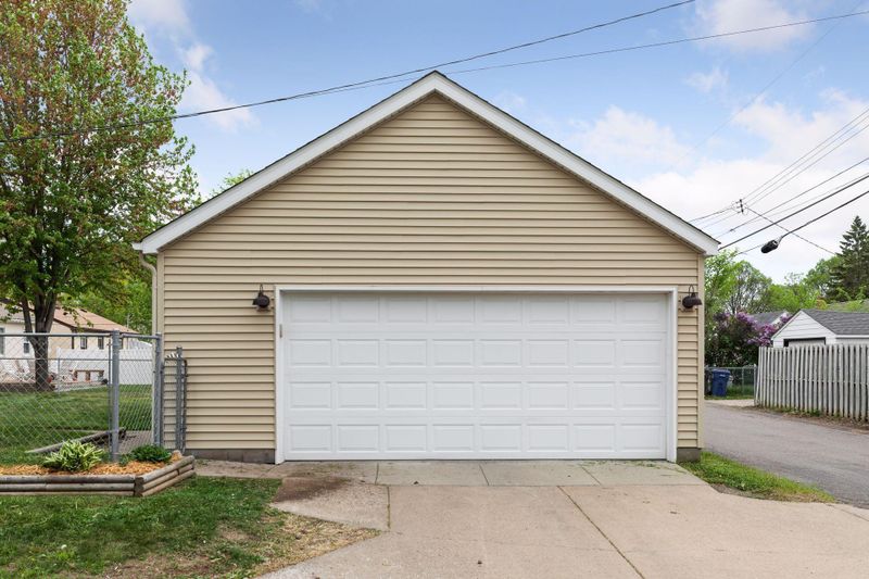1602 Nebraska Ave E, Saint Paul, MN 55106