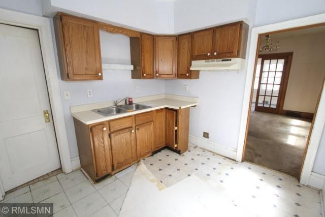 605 Snelling Ave N, Saint Paul, MN 55104